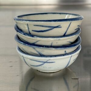 Antique Chinese Blue and White Ming Dynasty Sauce Dish Set Of Four (4) Bowls